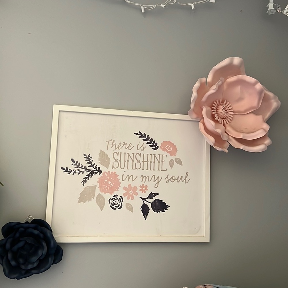 “There is sunshine in my soul” wall painting